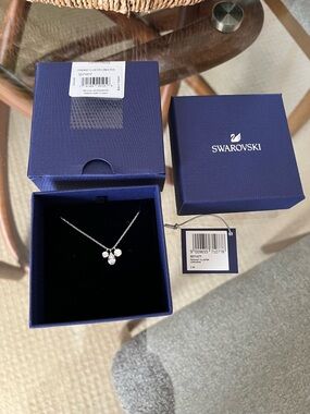 Swarovski Silver Necklace with Three Clear Crystals